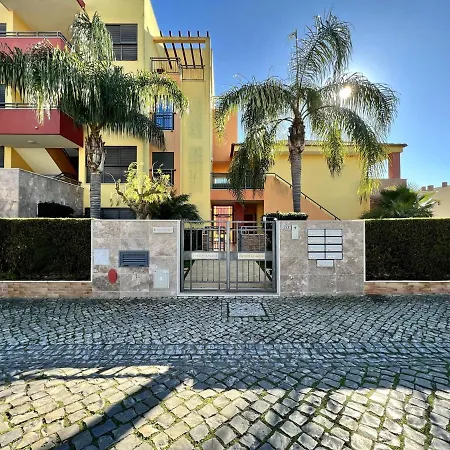 Kids Friendly With Pool By Homing Διαμέρισμα