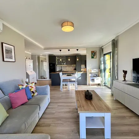 Kids Friendly With Pool By Homing Διαμέρισμα *
